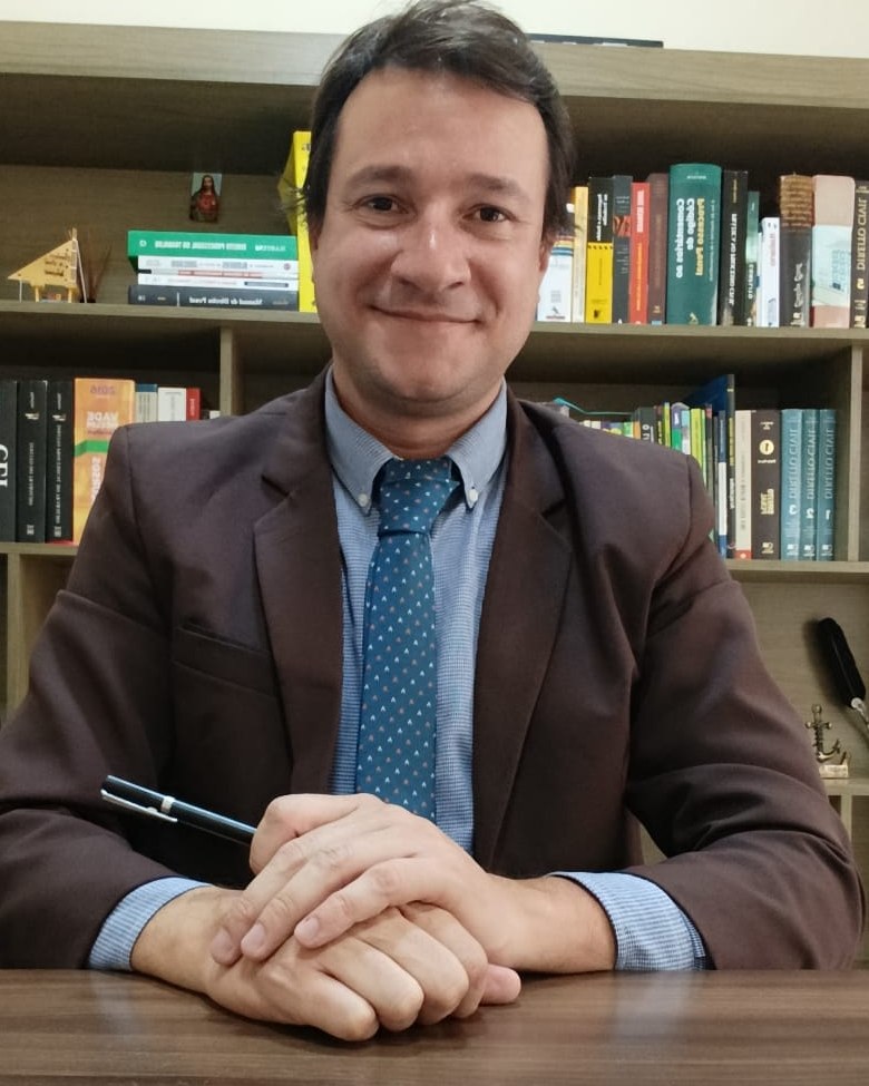 Dr. Wagner Ferraz em seu escritório